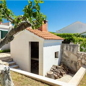 4 Bedroom Villa with Pool near Milna, Brac Island Sleeps 8 